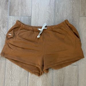 Vuori Sunnyside Short - Tumeric